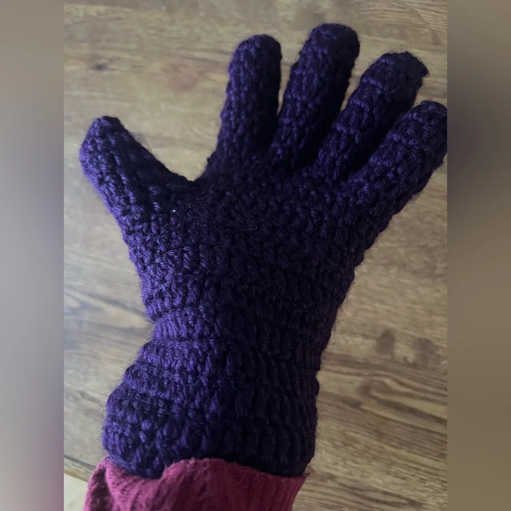 Womens new handmade crochet gloves